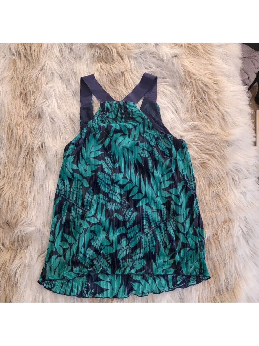 Banana Republic Pleated Tropical Fern Tank - Picture 5 of 5